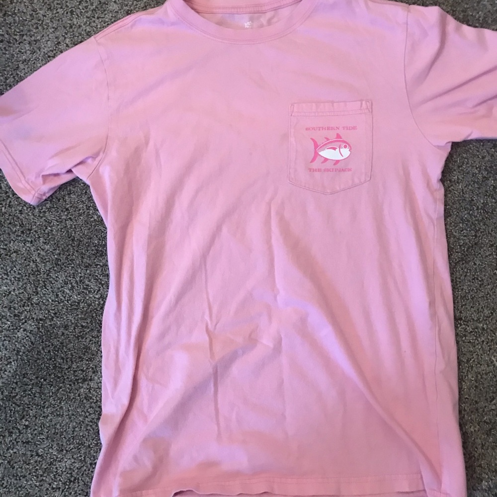 Pink preppy southern tide vineyard vines T-shirt